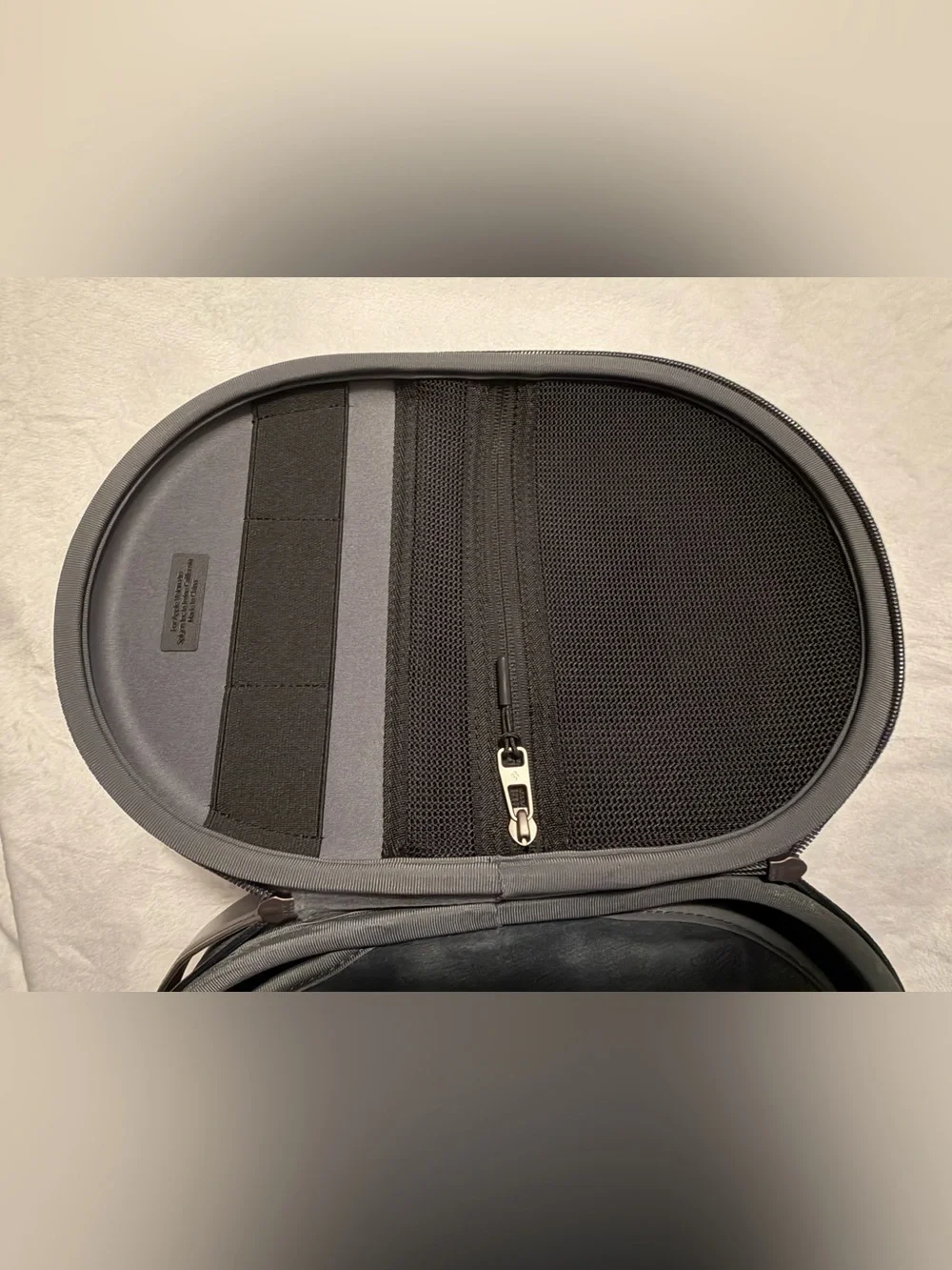 For Apple Vision Pro | Spigen [Klasden Pouch] Portable Travel Carrying Case